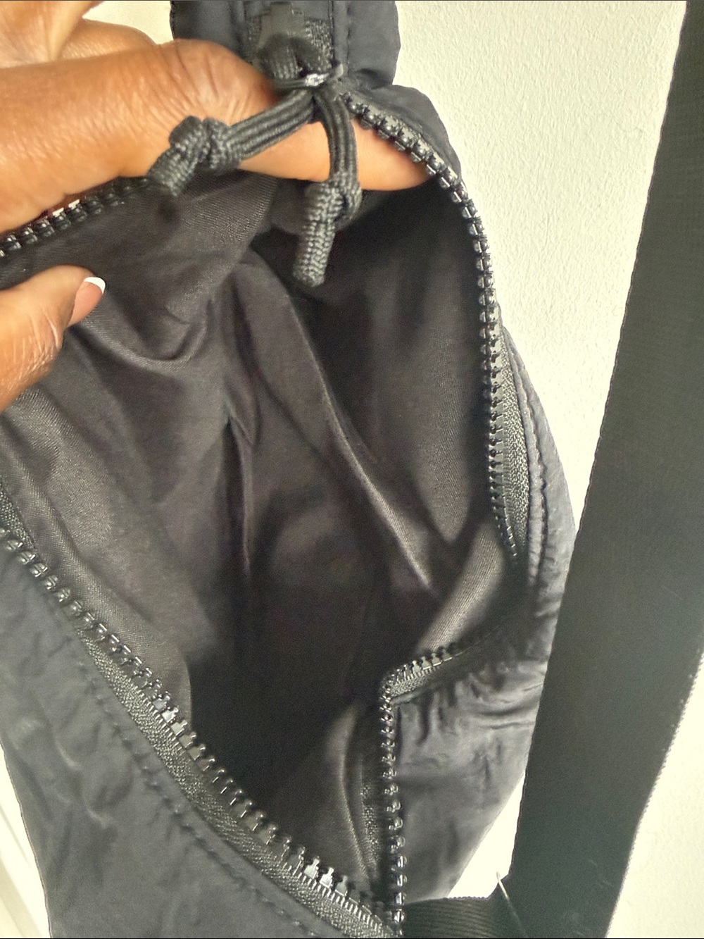 Old Navy Black Crescent Shoulder Bag - Small - Picture 2 of 3